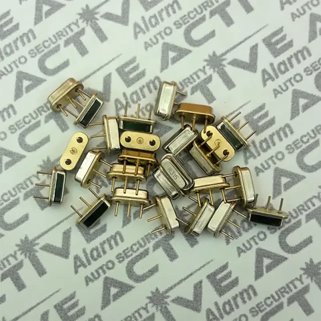 کریستال سه و چهار پایه با انواع فرکانس (SMD-DIP)